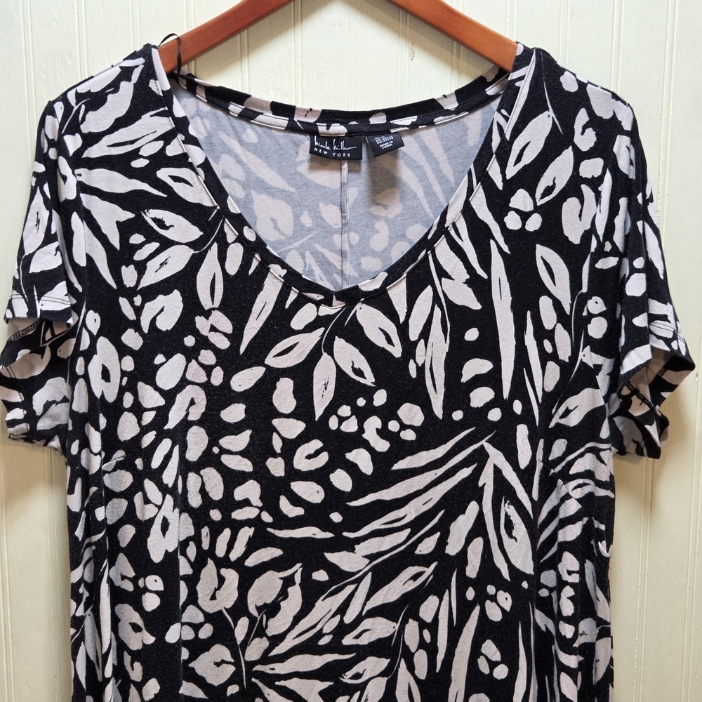 Nicole Miller New York Dress Womens 2X Black Floral Short Sleeve Swing T-Shirt